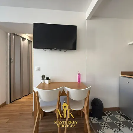 L'escale A Deux Pas De La Gare & Netflix, Daire Nancy