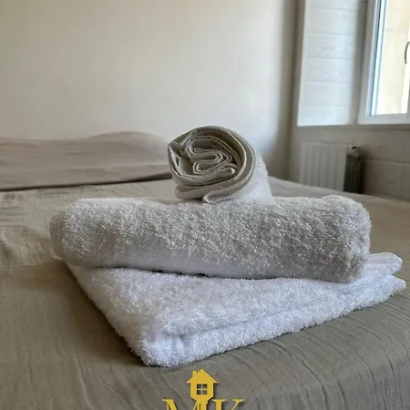 L'escale A Deux Pas De La Gare & Netflix, Daire Nancy