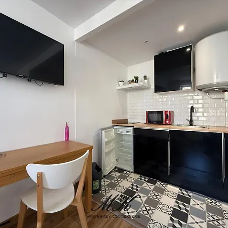 L'escale A Deux Pas De La Gare & Netflix, Nancy