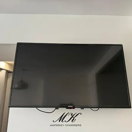 L'escale A Deux Pas De La Gare & Netflix, Daire Nancy