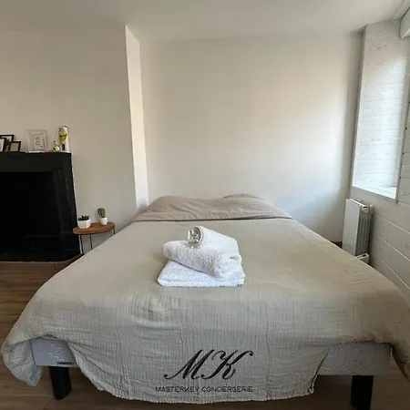L'escale A Deux Pas De La Gare & Netflix, Daire Nancy