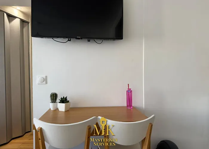 Design Gare, Netflix & Confort Apartament *